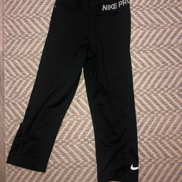 Nike pro black capris - Picture 2 of 5
